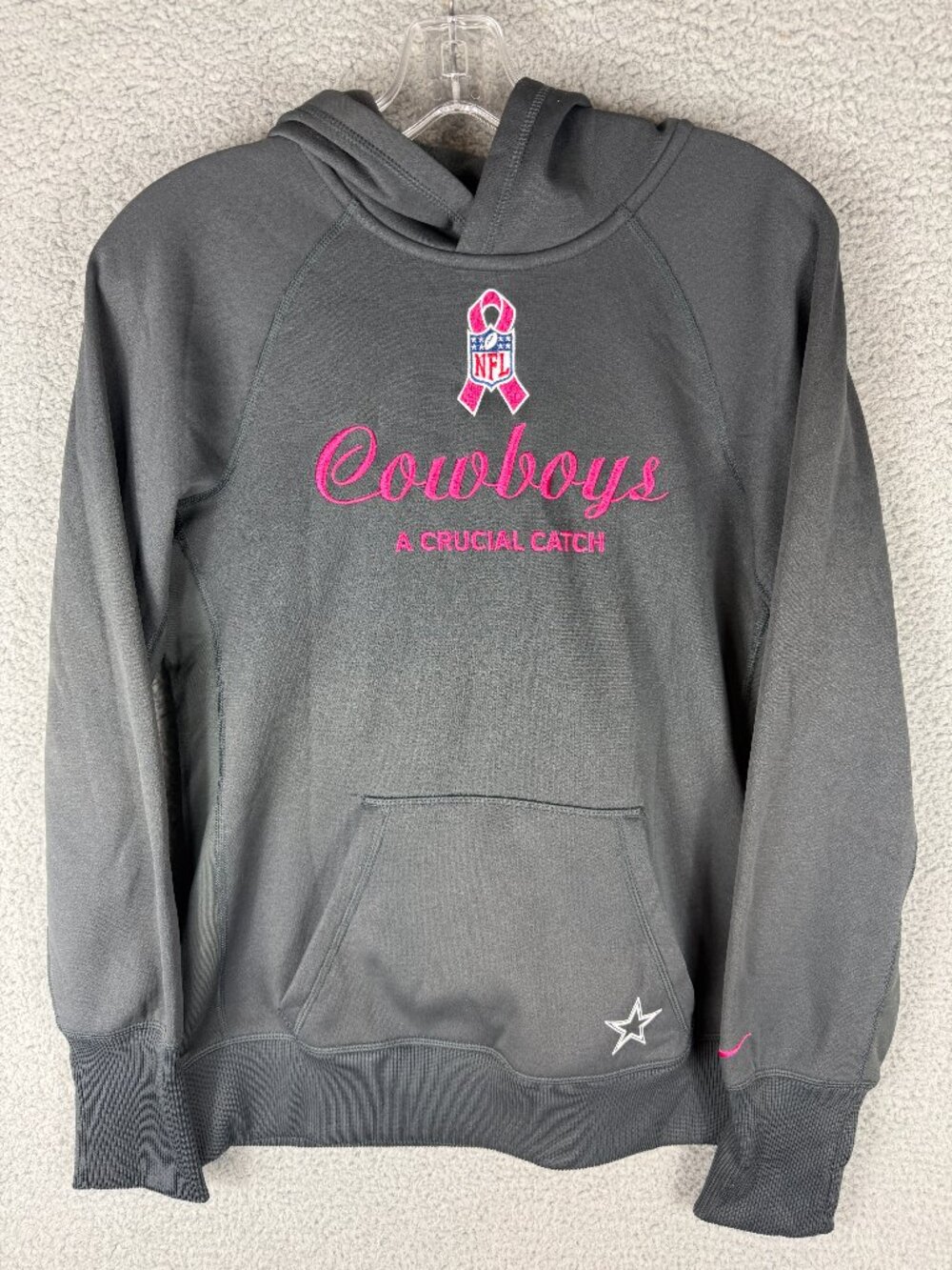 Nike Dallas Cowboys Crucial Catch Therma-FIT Hoodie Women's Medium Gray Pink NFL
